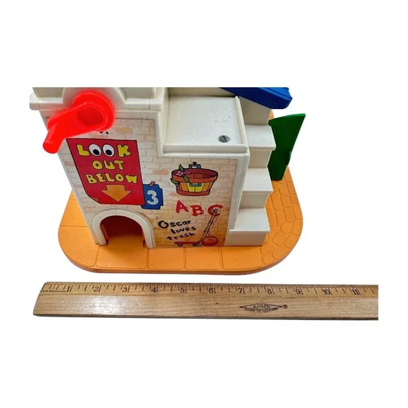 Vintage  Fisher Price Play Family Sesame Street Clubhouse w 4 Figures 1976 - Picture 13 of 13